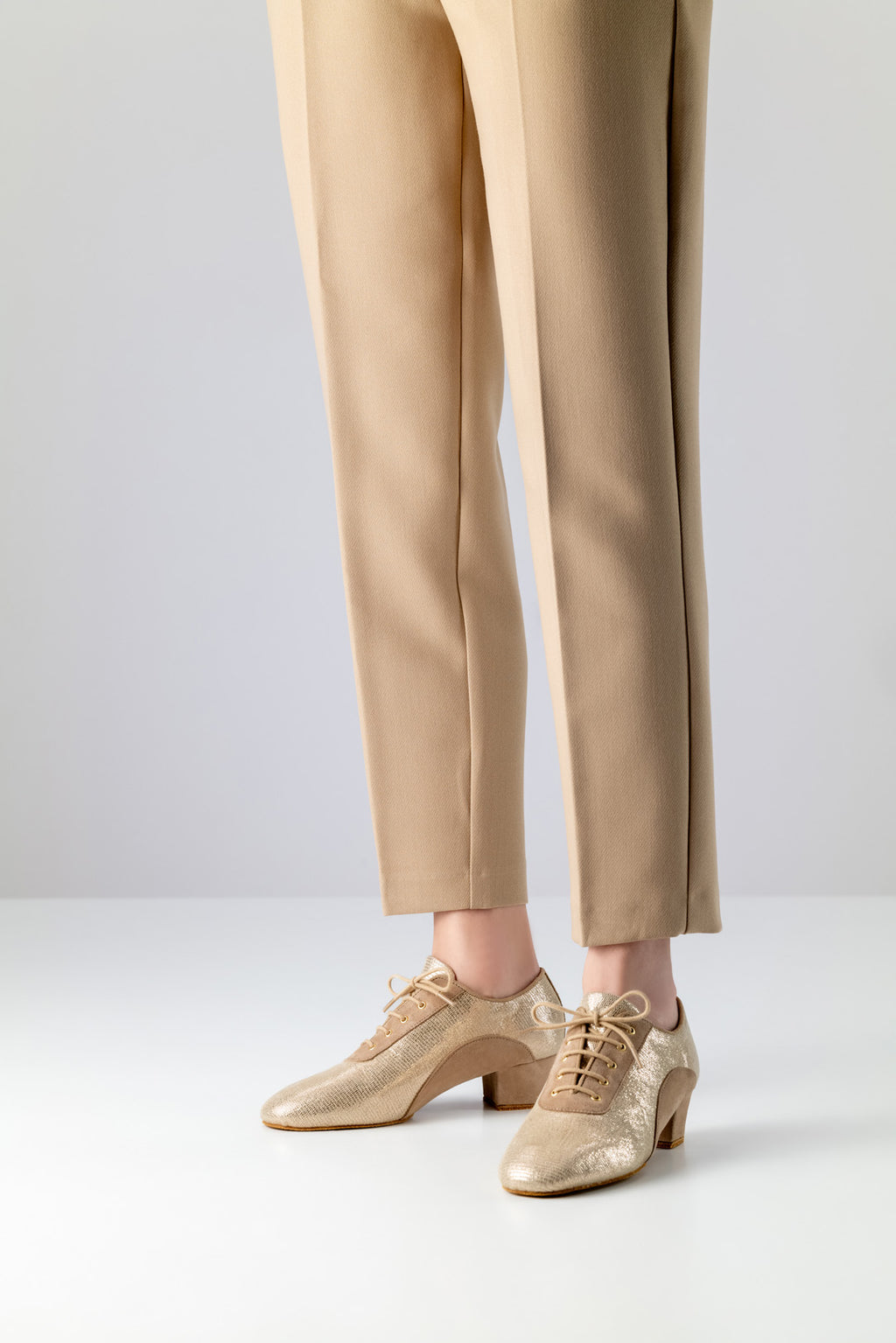 Anna Kern Brienne bedrucktes Leder / Velourleder