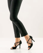 Nueva Epoca Martha Samtziege  / Lackleder – schwarz