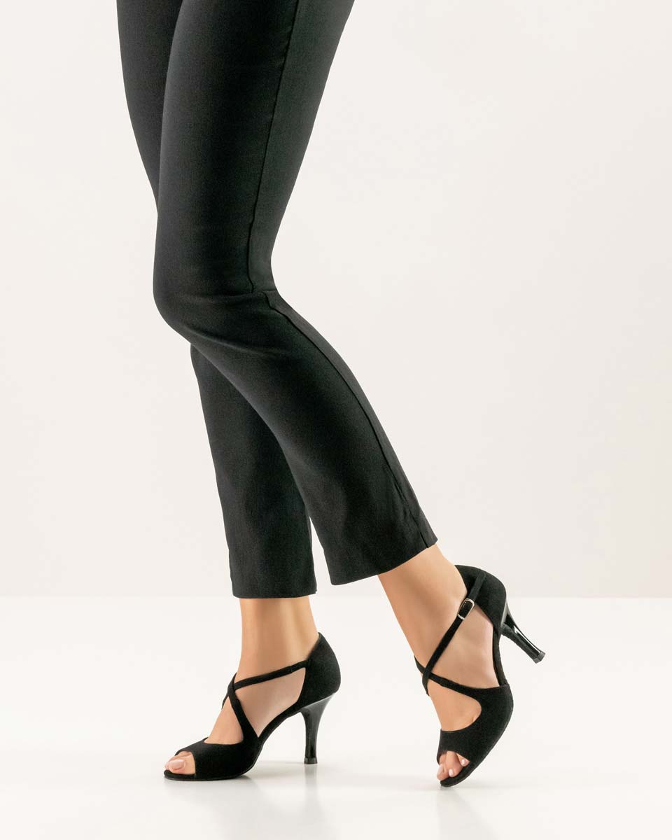 Nueva Epoca Martha Samtziege  / Lackleder – schwarz